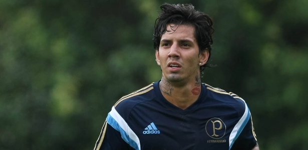 R. Marques e Victor, agora no Palmeiras, mostram alívio por volta ao Brasil