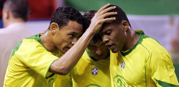 Na seleção brasileira, Ricardo Oliveira (esq.) jogou ao lado de Júlio Baptista