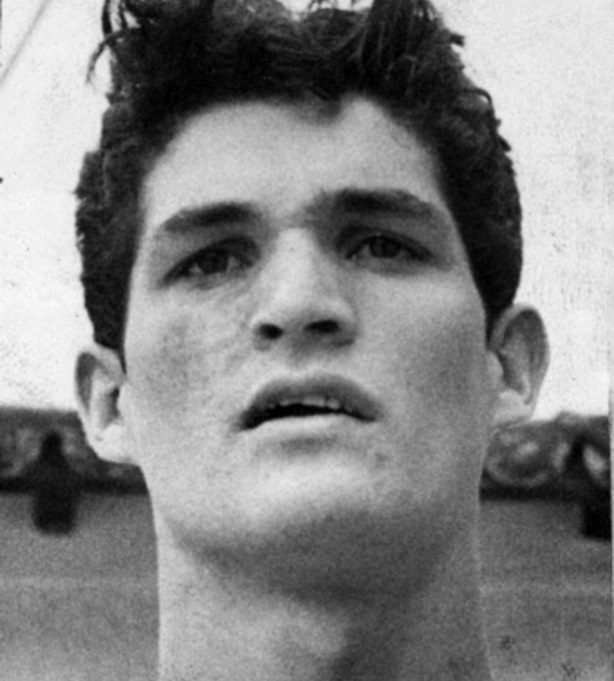 Manoel dos Santos após conquistar o bronze nas Olimpíadas de 1960, em Roma Divulgação Mais - nadador-manoel-dos-santos-jr-1421780159838_614x681