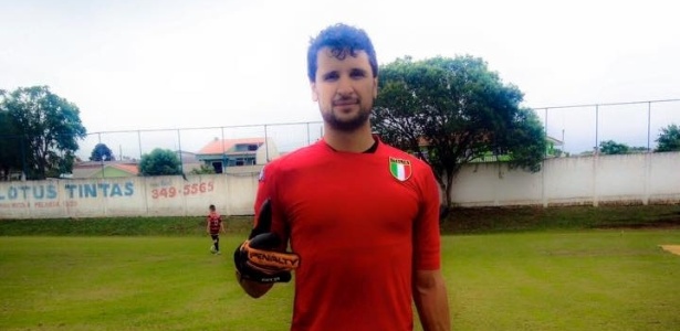 Samuel Toaldo atua como goleiro de aluguel nas peladas de Curitiba