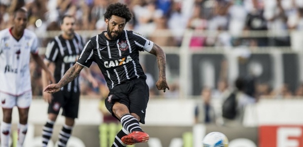 O melhor jogador do Brasileirão no PES 2015 é um reserva do Corinthians