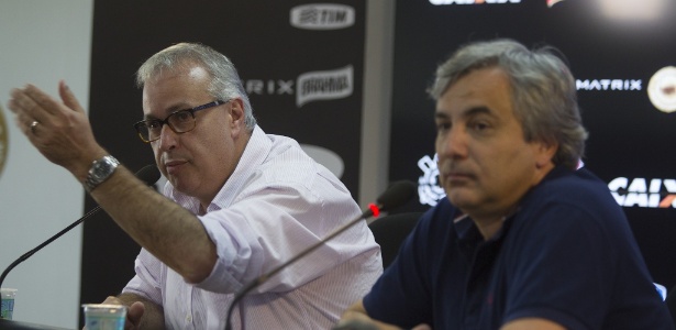 Janikian (à direita) foi escolhido por Roberto de Andrade para ser diretor de futebol