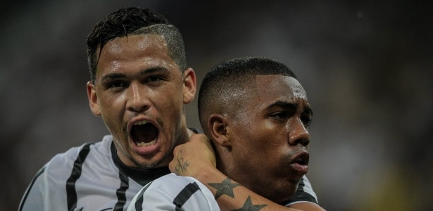 Luciano e Malcom compõem o ataque do Corinthians com Vagner Love