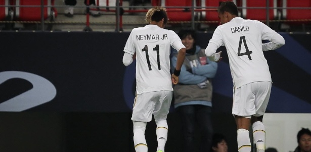 Danilo foi convidado a jogar no Barça pelo amigo Neymar, mas seguiu conselhos de Casemiro 