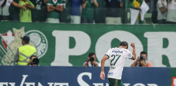 Robinho vira protagonista e cria dúvida: Como escalar Valdivia e Cleiton?