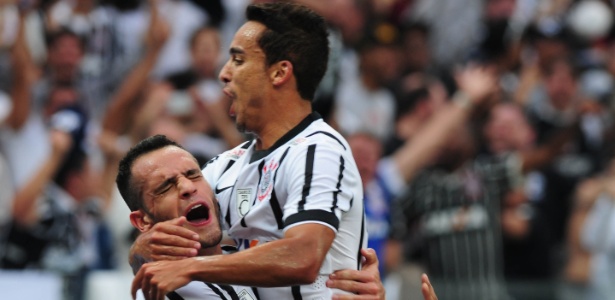 Corinthians pode perder trio responsável por 1/3 dos gols do time campeão