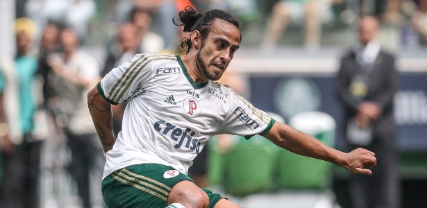 Oswaldo afirma que Valdivia será 'fator desequilibrante' no Brasileirão