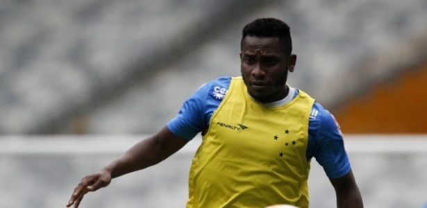 Cruzeiro depende do Corinthians para definir situação de volantes