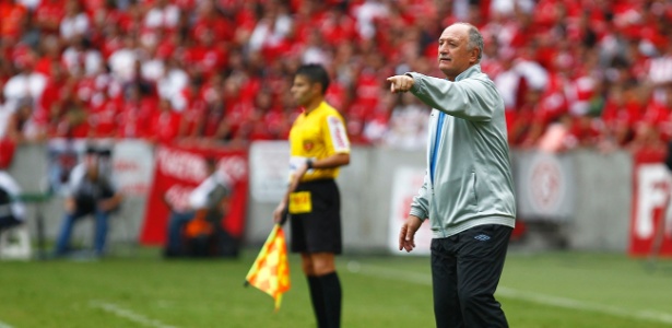 Felipão não é mais técnico do Grêmio, o treinador deixa o cargo após 10 meses