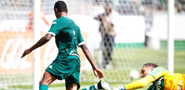 Palmeiras procura Goiás e faz sondagem pelo atacante Bruno Henrique