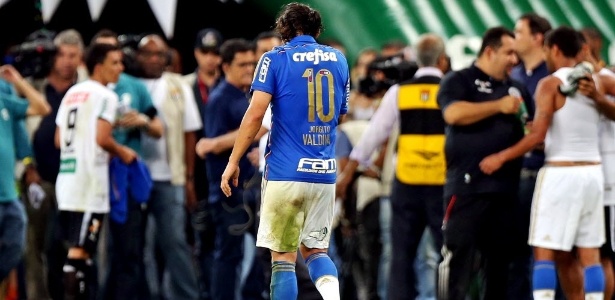 Onde está Valdivia em 2015? Meia não brilha e Palmeiras é melhor sem ele