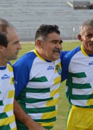 Ele fez primeiro gol profissional aos 58 anos. E o goleiro era Jailson