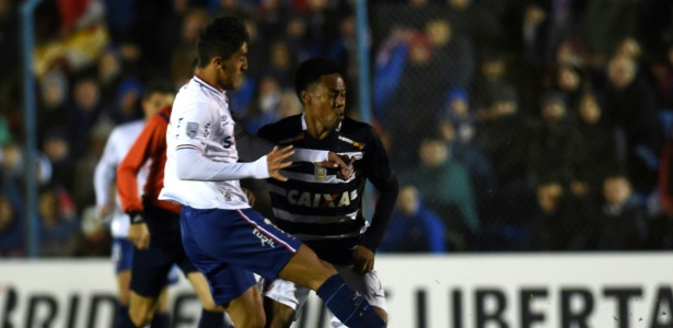 Elias defende 0 a 0 no Uruguai: 'Não tem joguinho bonitinho às vezes'