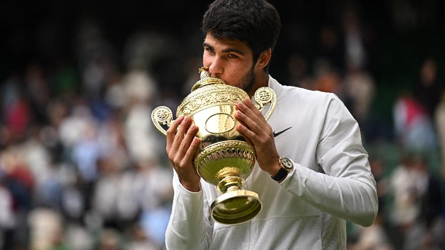 Jovem espanhol destrona Djokovic e faz história em Wimbledon