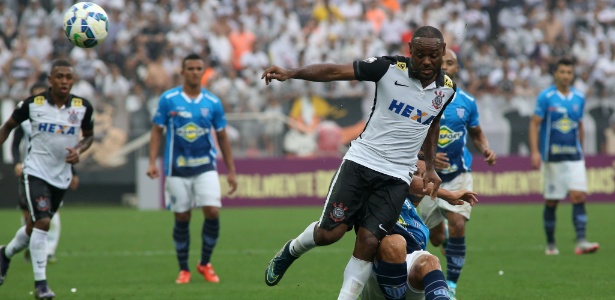 Corinthians arranca empate, rebaixa Avaí e alcança pontuação recorde