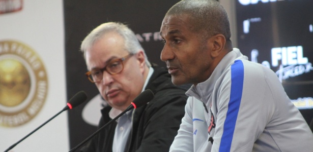 Cristóvão defende zagueiros e vê problema de marcação no Corinthians