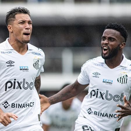 Com provável saída de Marcos Leonardo, Angulo deve ganhar chance no time  titular do Santos