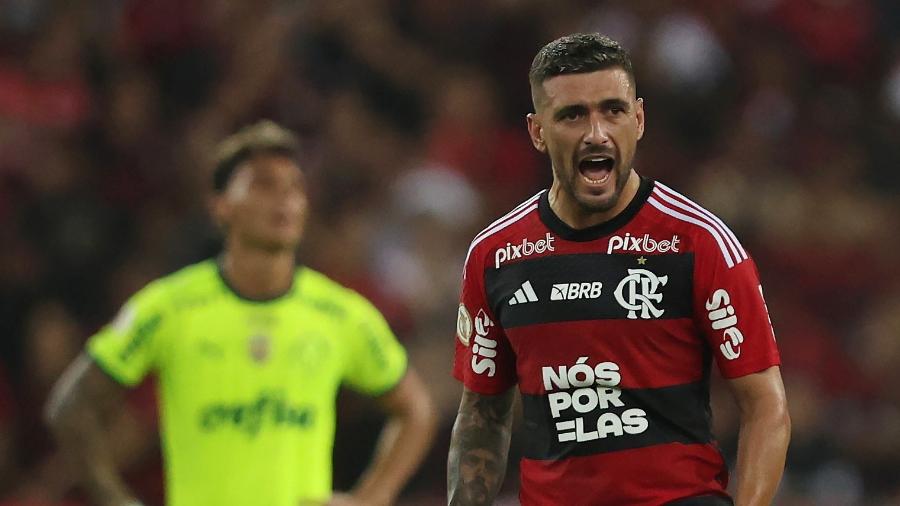 Lance 'apitoresco' de Palmeiras x Flamengo muda a regra do jogo