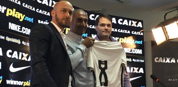 Cristóvão minimiza críticas e admite dificuldade para remontar Corinthians