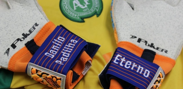 Goleiros usarão luvas com homenagem a Danilo na última rodada