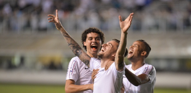 Atletas receberam um mês de CLT e também a premiação do Campeonato Paulista