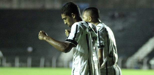 quase um time de desfalques, Cristóvão faz uma mudança no Corinthians