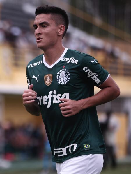 Atuesta marca pela primeira vez com a camisa do Palmeiras