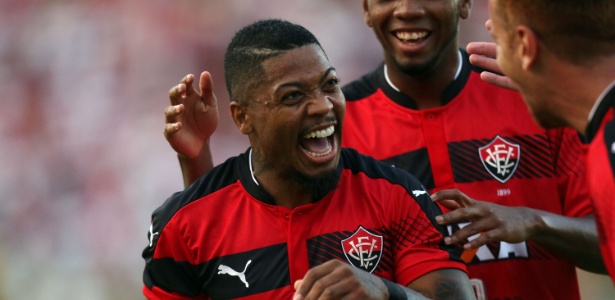 Marinho marcou 12 gols pelo Vitória no Campeonato Brasileiro