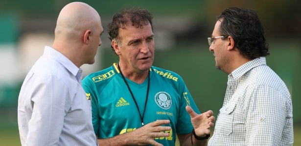 Palmeiras se divide entre festa, título e eleição para sucessor de Nobre