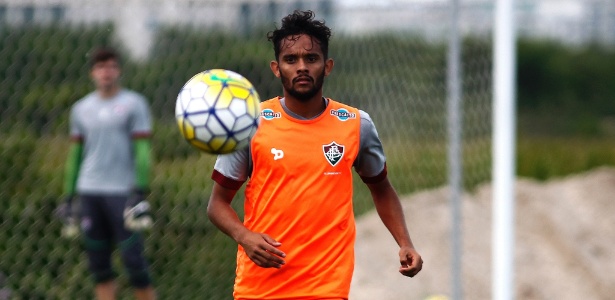Scarpa admite contato do Palmeiras, mas garante que foco é o Fluminense Comente