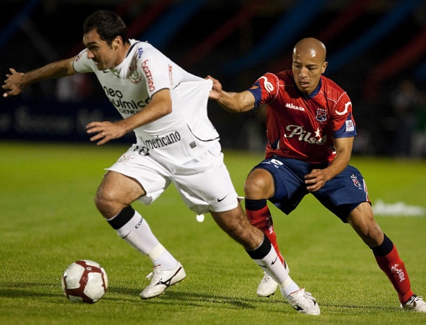 Forte mentalmente, Danilo é essencial ao novo Corinthians na Libertadores