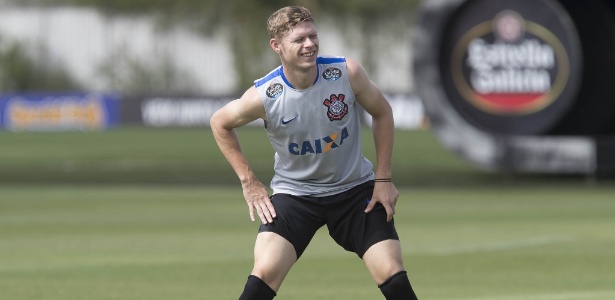 Corinthians diz que oferta por Marlone é baixa e vê Rithely 