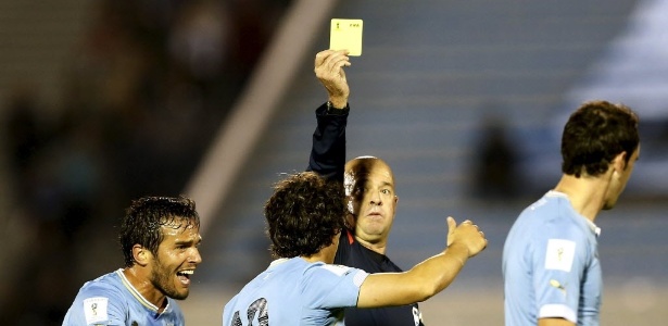 Árbitro da final 'estreia' em jogos do Palmeiras e apita o quarto do Santos