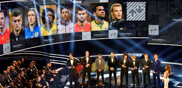 Daniel Alves entrou como lateral direito da melhor seleção do mundo