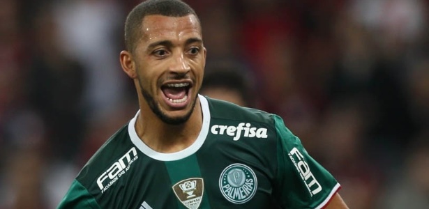 Palmeiras renova contrato de Vitor Hugo e se blinda contra assédio europeu