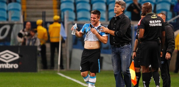 Grêmio evita pensar na escalação do Palmeiras e alerta contra acomodação