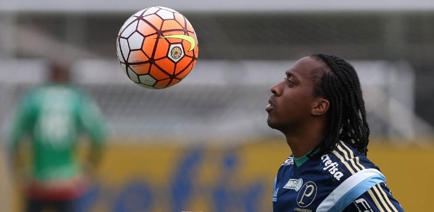 A pedido de Roger, Atlético-MG define Arouca como substituto de Donizete