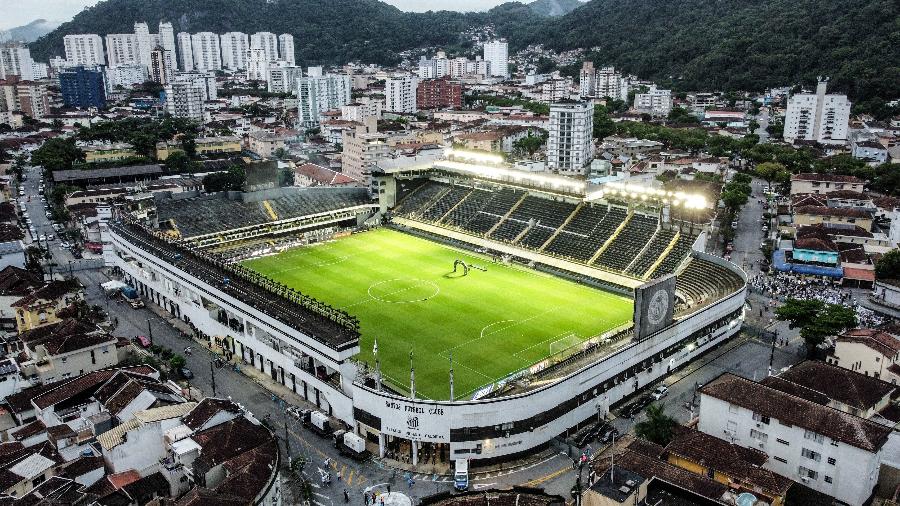 Santos FC on X: Hoje é dia de Santos na Vila Belmiro! #SANxBOT Jogo ao  vivo no @canalpremiere! Ingressos em  #VemPraVila   / X