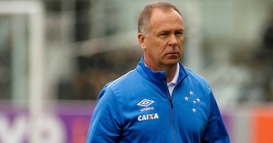 Palmeiras quer Mano Menezes, diz rádio