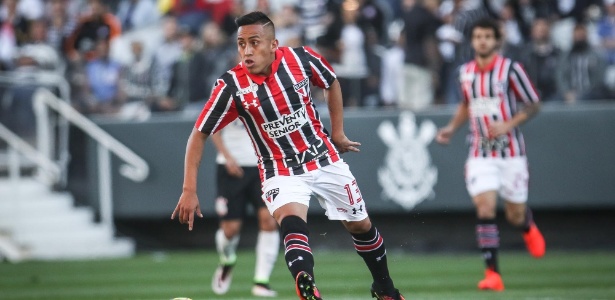 Cueva marcou um gol de pênalti contra o Corinthians no último domingo