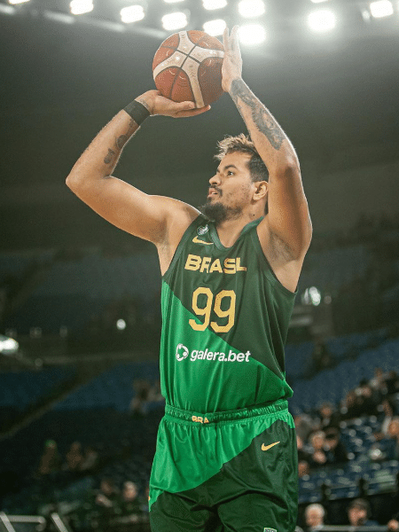 Brasil vence na Copa do Mundo de Basquete 2023, mas perde