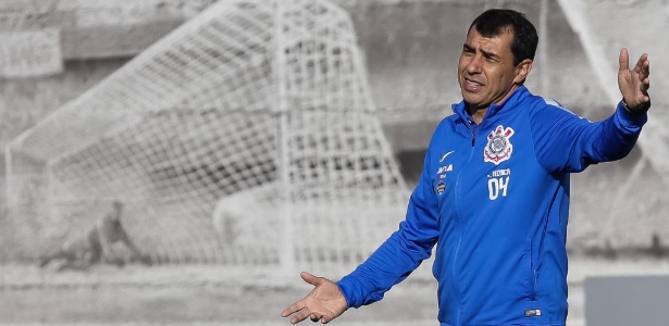 Carille revela conversas com Tite e trabalha por reforços no Corinthians