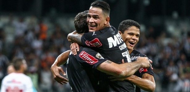 Giovanni Augusto trocou Atlético pelo Corinthians para ficar junto do filho