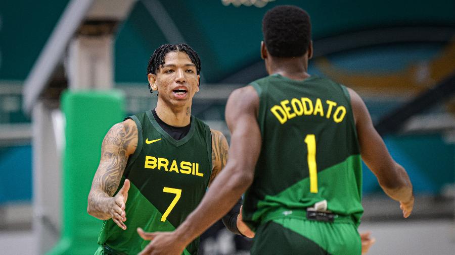 Melhor jogador da NBA namora brasileira e até torce para o