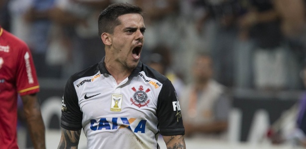 Fágner está liberado para encarar o Grêmio no domingo