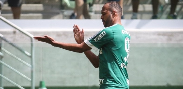Palmeiras fecha 1º turno como 