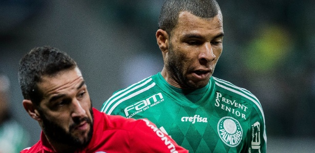 Coritiba confirma trio palmeirense e filho de Abel Braga como reforços