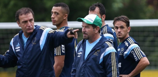 Em busca de paz, Palmeiras decide treinar dois dias em Atibaia