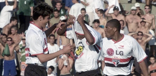 Kaká e Julio Baptista jogaram juntos em 2001