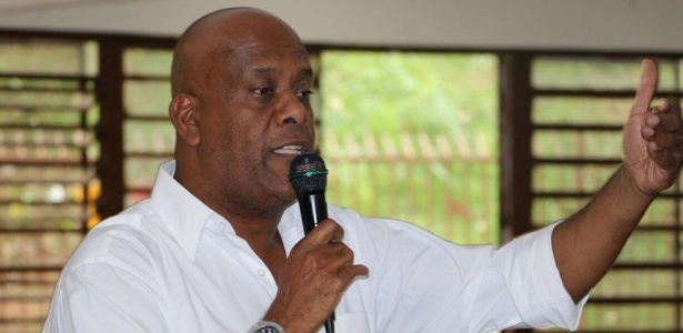 Alvo na Lava Jato, vice isenta Corinthians e mira Câmara com nome de Andrés